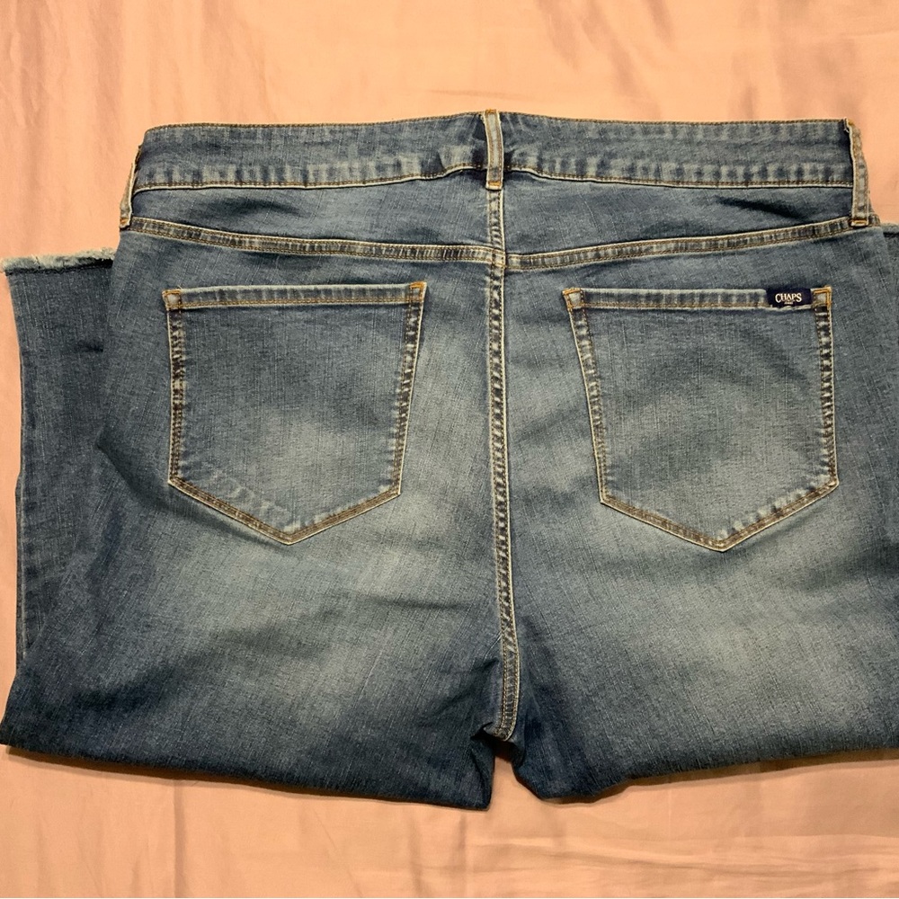Chaps Mid Rise Capri - Picture 3 of 4